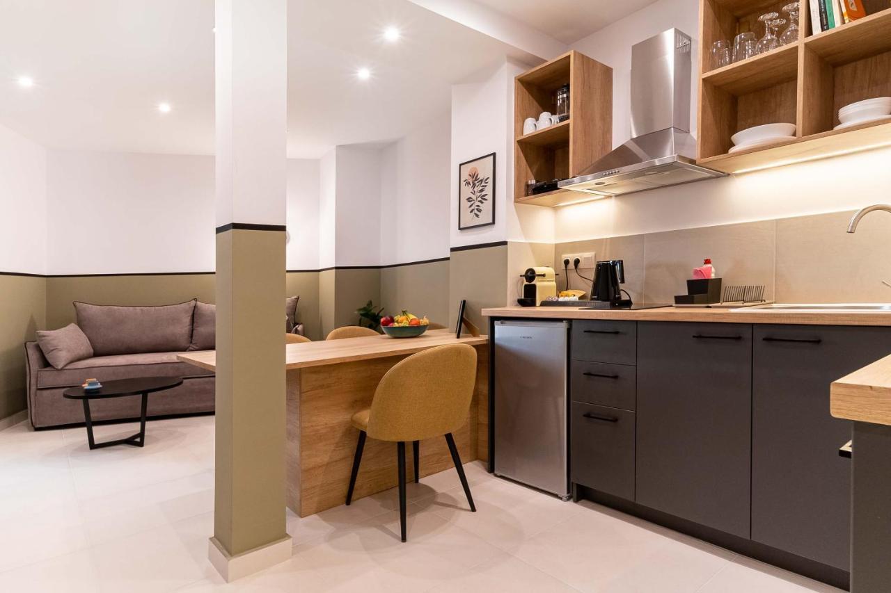 Mar25 By Smart Cozy - In The Heart Of - 9 Minutes From Metro - Available 24hr Athens