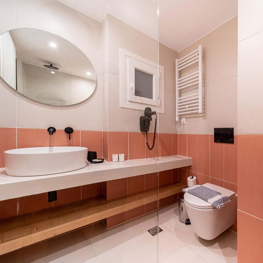 Mar25 By Smart Cozy - In The Heart Of - 9 Minutes From Metro - Available 24hr Apartment *