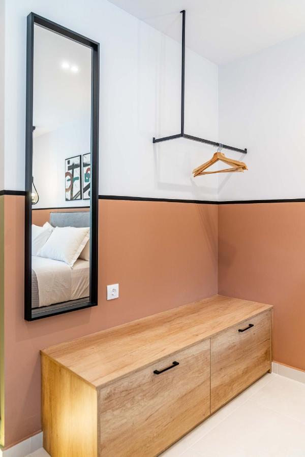 Mar25 By Smart Cozy - In The Heart Of - 9 Minutes From Metro - Available 24hr Apartment Athens