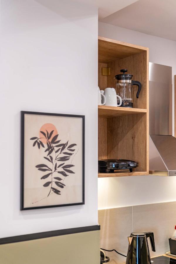 Apartment Mar25 By Smart Cozy - In The Heart Of - 9 Minutes From Metro - Available 24hr Athens