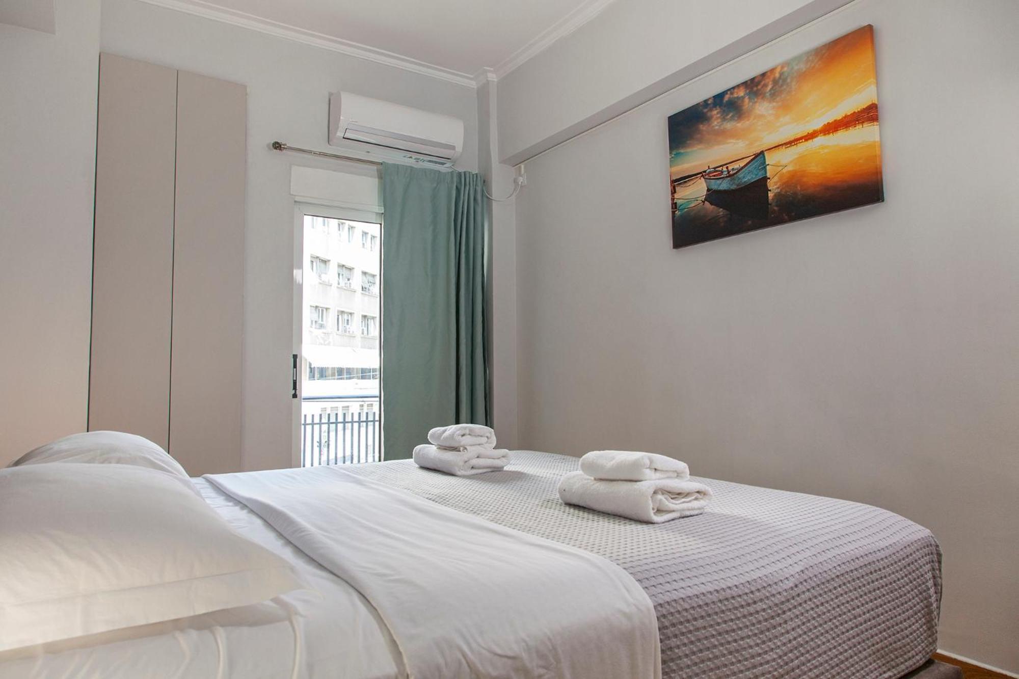 Apartment Mar25 By Smart Cozy - In The Heart Of - 9 Minutes From Metro - Available 24hr Athens