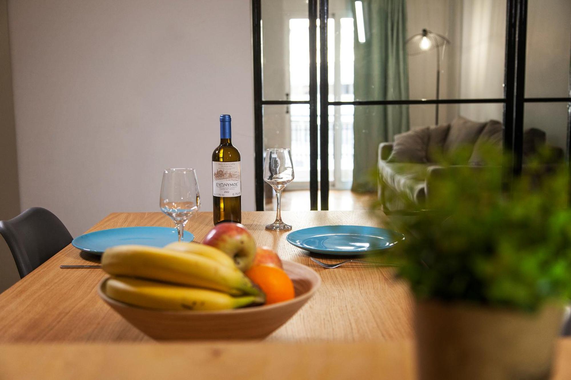 Mar25 By Smart Cozy - In The Heart Of - 9 Minutes From Metro - Available 24hr Apartment *